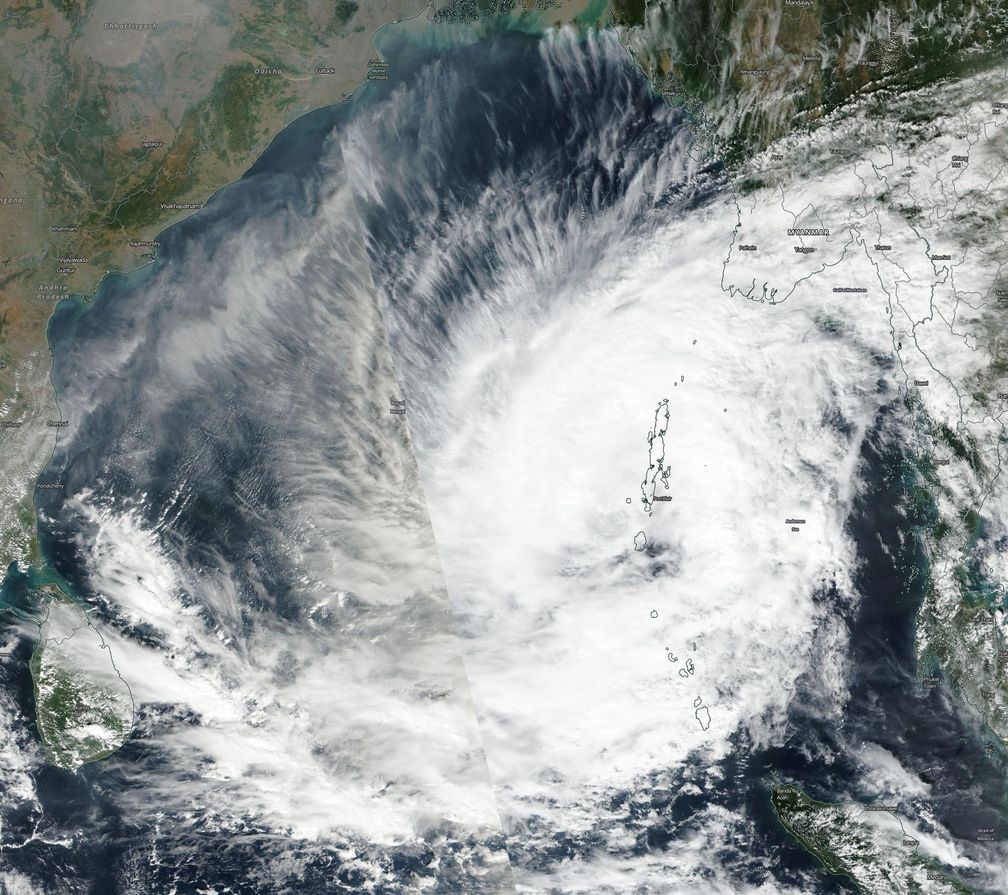 Tropical Cyclone Vardah, December 8, 2016