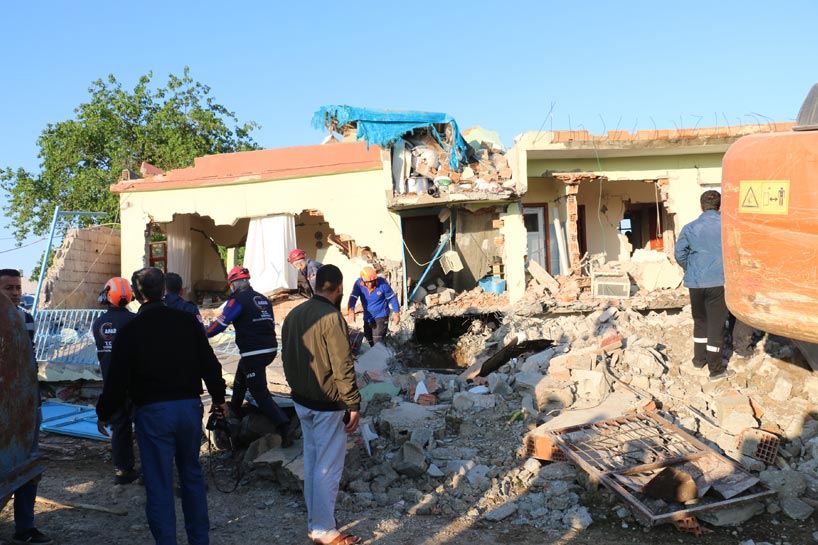 Turkey M 5.2 earthquake damage, April 24, 2018.